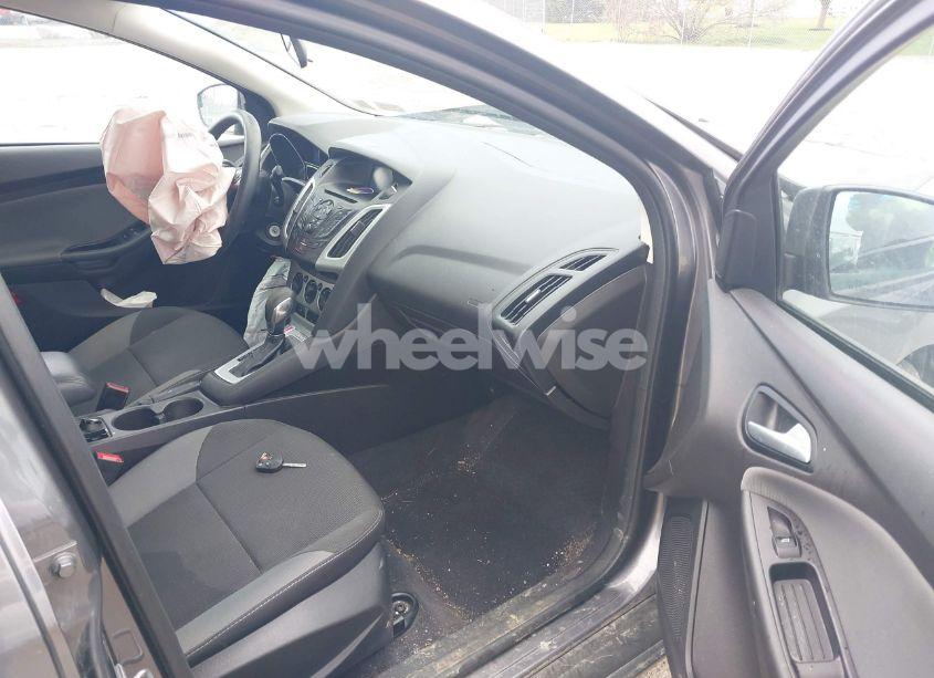 Photo 5 of 2014 Ford Focus SE (VIN 1FADP3F29EL206999)