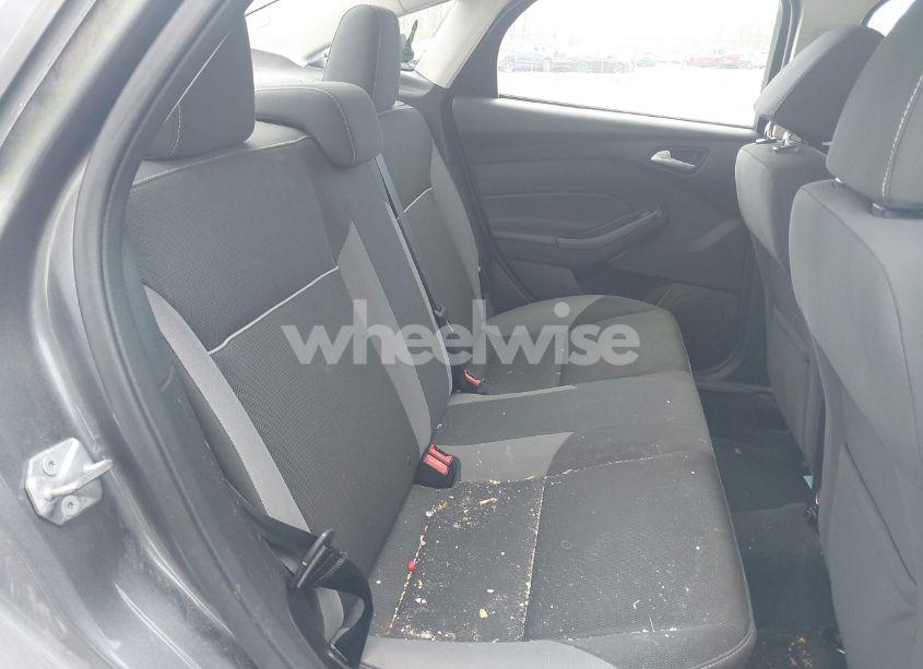 Photo 8 of 2014 Ford Focus SE (VIN 1FADP3F29EL206999)