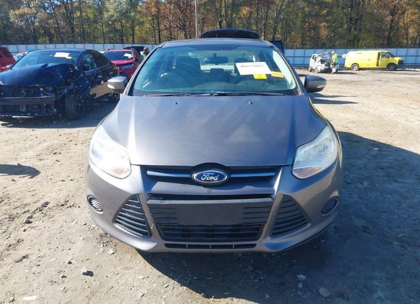 Photo 12 of 2014 Ford Focus SE (VIN 1FADP3F29EL221647)