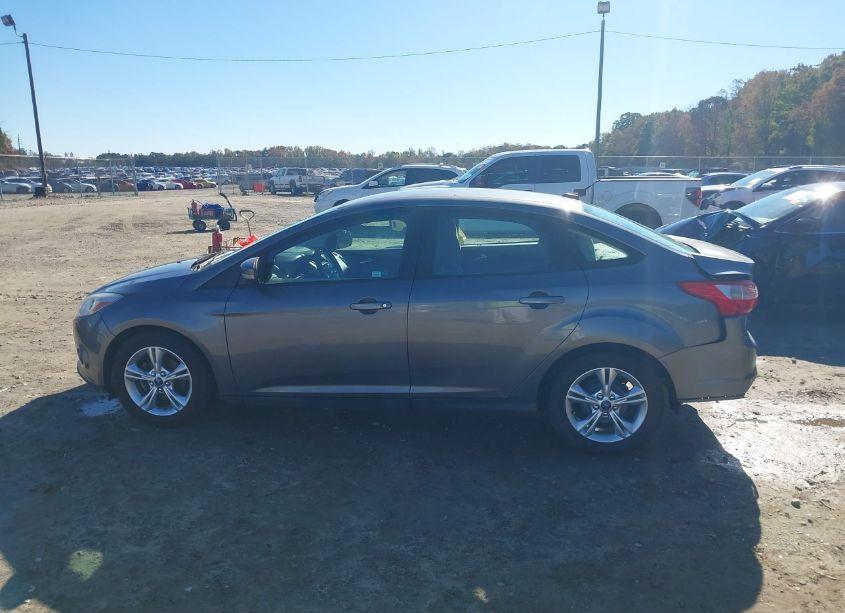 Photo 14 of 2014 Ford Focus SE (VIN 1FADP3F29EL221647)