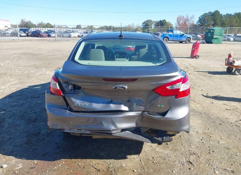 Photo 16 of 2014 Ford Focus SE (VIN 1FADP3F29EL221647)