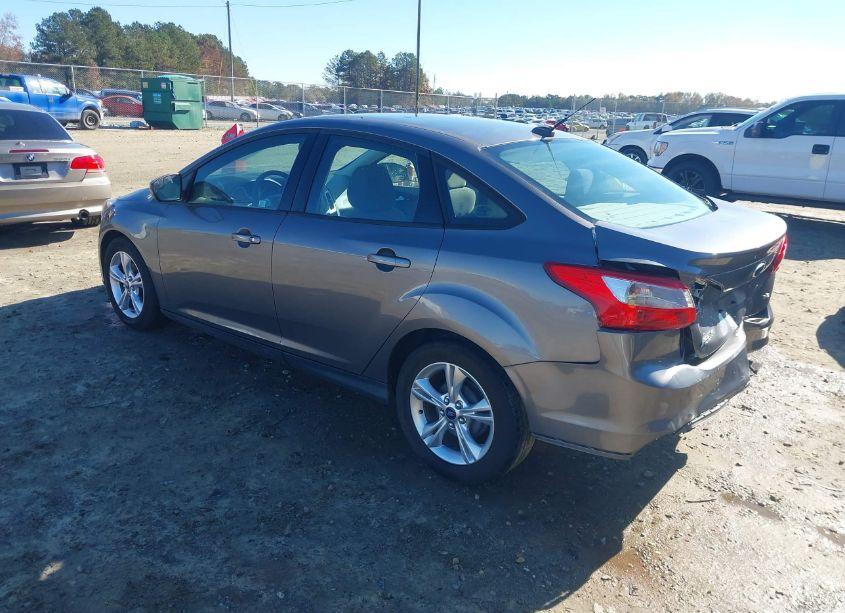 Photo 3 of 2014 Ford Focus SE (VIN 1FADP3F29EL221647)