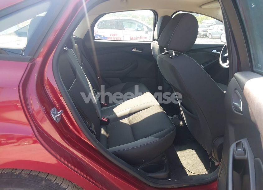 Photo 8 of 2014 Ford Focus SE (VIN 1FADP3F29EL222961)