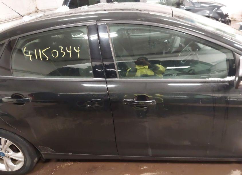 Photo 13 of 2014 Ford Focus SE (VIN 1FADP3F29EL230008)