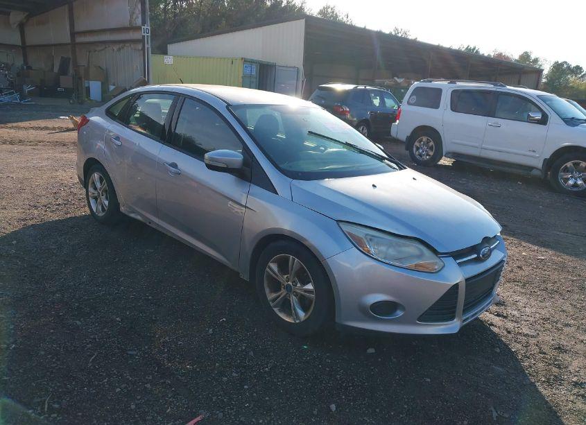 2014 Ford Focus SE (VIN 1FADP3F29EL233202) main photo