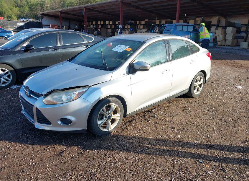 Photo 2 of 2014 Ford Focus SE (VIN 1FADP3F29EL233202)