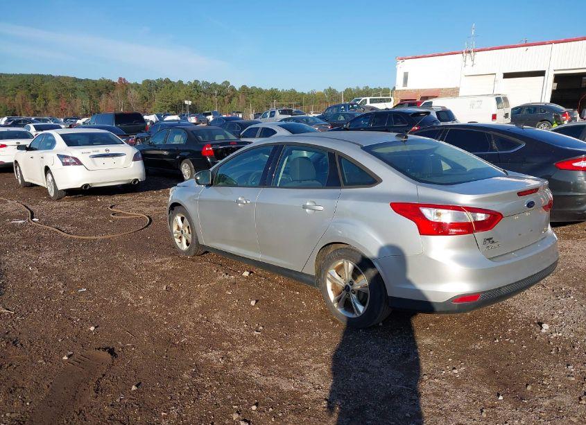 Photo 3 of 2014 Ford Focus SE (VIN 1FADP3F29EL233202)
