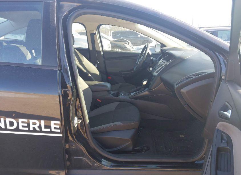 Photo 5 of 2014 Ford Focus SE (VIN 1FADP3F29EL234544)