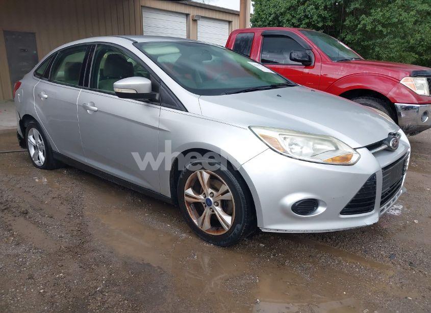 2014 Ford Focus SE (VIN 1FADP3F29EL243714) main photo