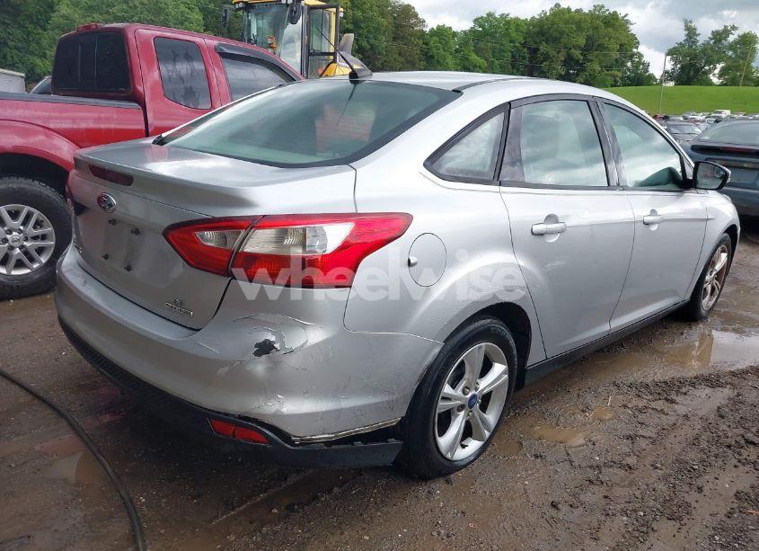 Photo 4 of 2014 Ford Focus SE (VIN 1FADP3F29EL243714)