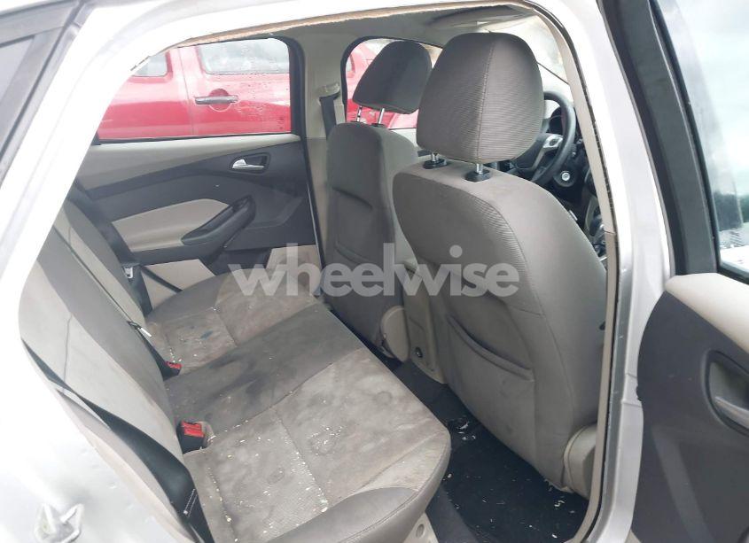 Photo 8 of 2014 Ford Focus SE (VIN 1FADP3F29EL243714)