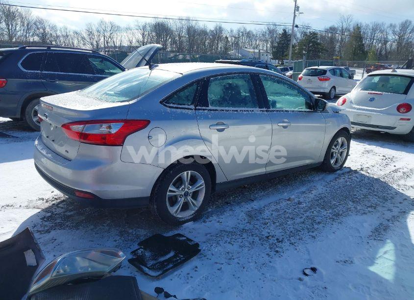 Photo 4 of 2014 Ford Focus SE (VIN 1FADP3F29EL244474)