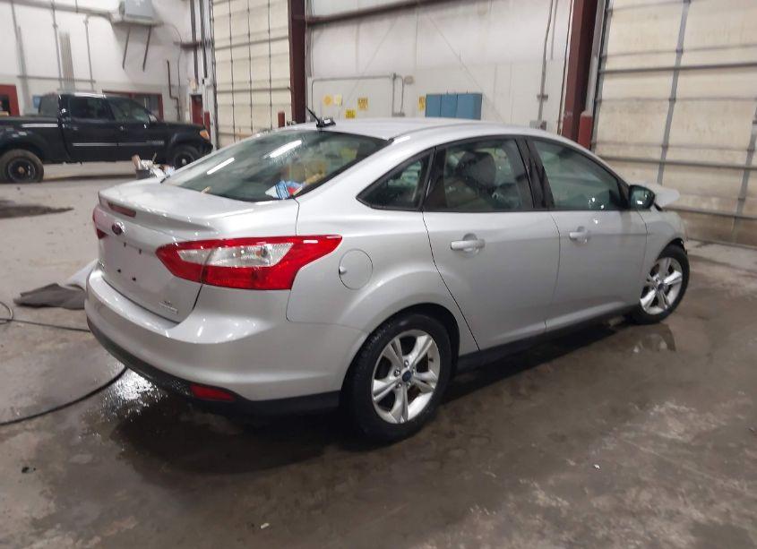 Photo 4 of 2014 Ford Focus SE (VIN 1FADP3F29EL247360)