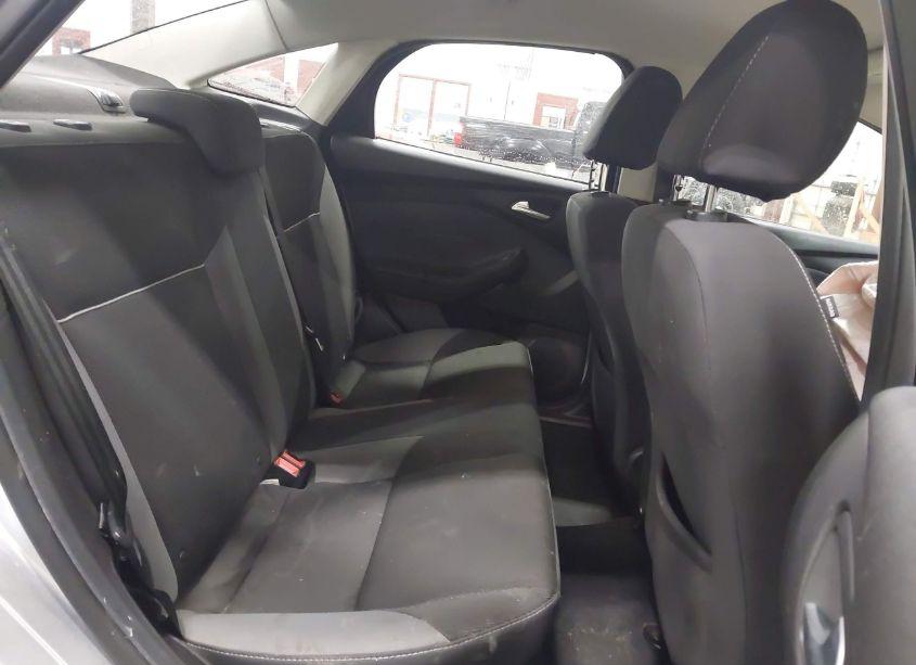 Photo 8 of 2014 Ford Focus SE (VIN 1FADP3F29EL247360)