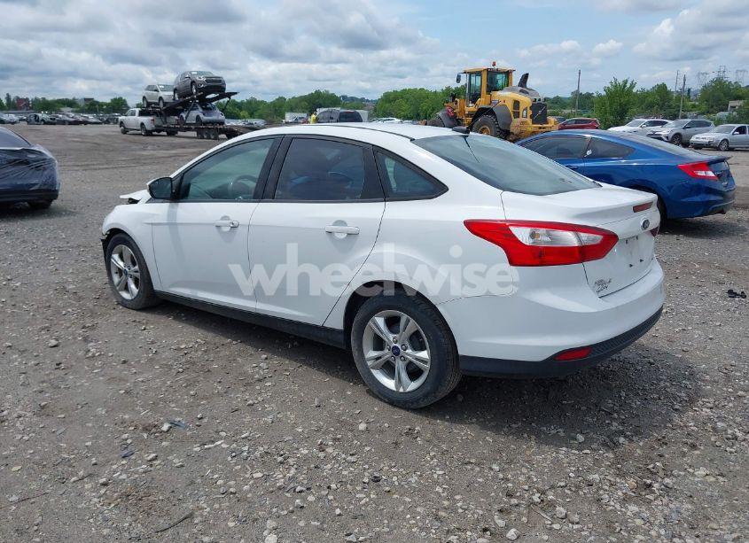 Photo 3 of 2014 Ford Focus SE (VIN 1FADP3F29EL268225)