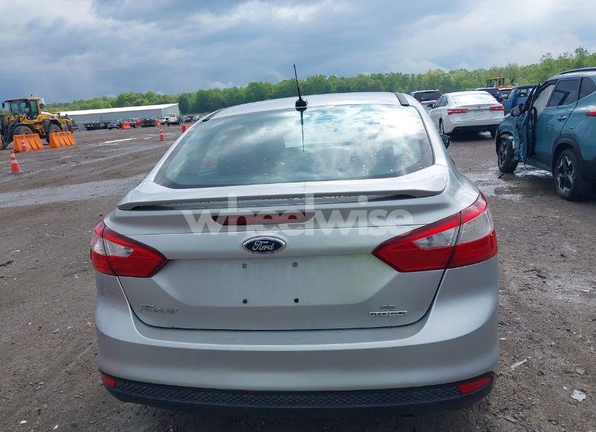 Photo 16 of 2014 Ford Focus SE (VIN 1FADP3F29EL270041)