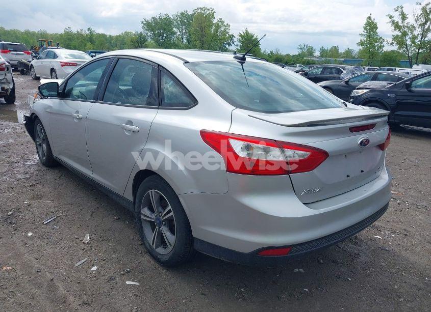 Photo 3 of 2014 Ford Focus SE (VIN 1FADP3F29EL270041)