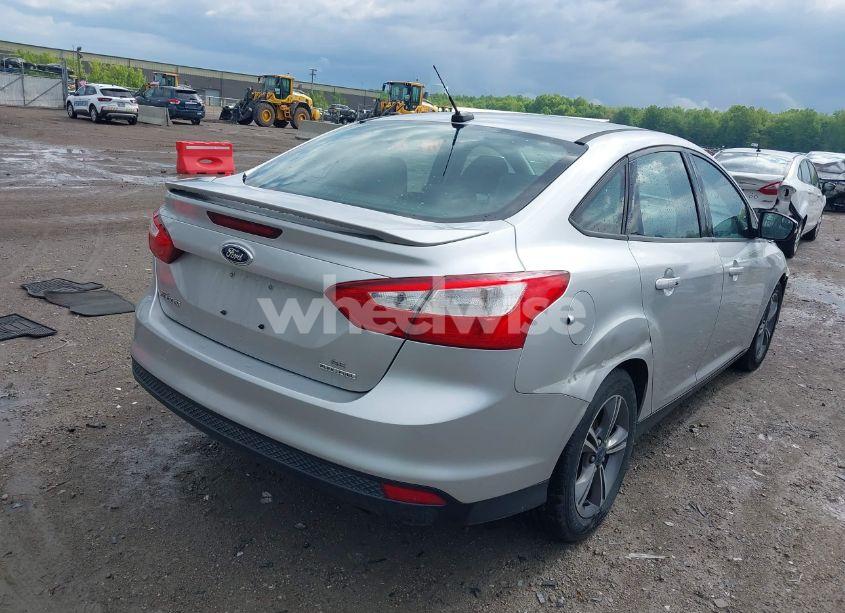 Photo 4 of 2014 Ford Focus SE (VIN 1FADP3F29EL270041)