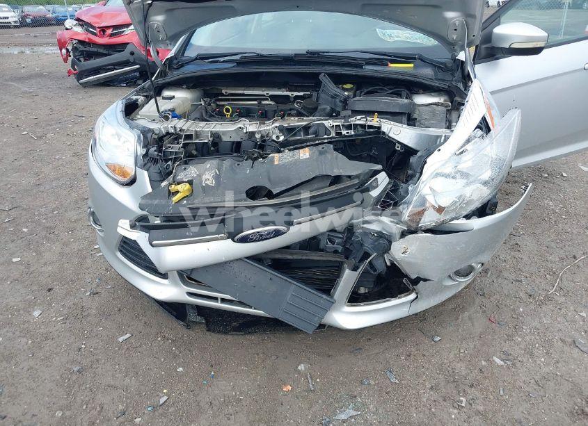 Photo 6 of 2014 Ford Focus SE (VIN 1FADP3F29EL270041)