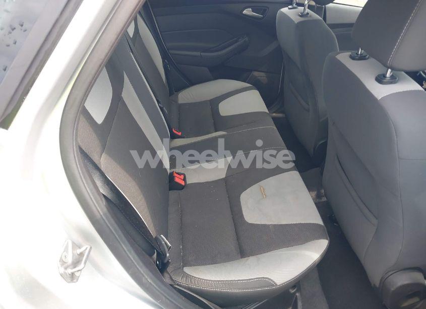 Photo 8 of 2014 Ford Focus SE (VIN 1FADP3F29EL270041)