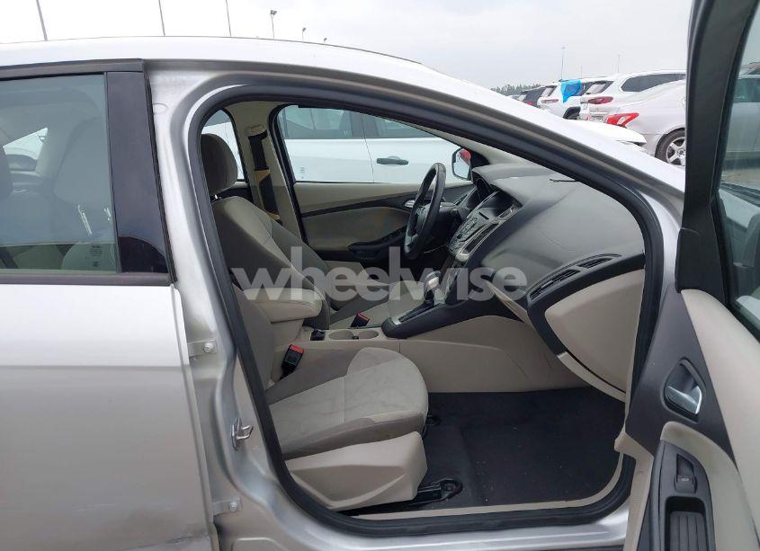 Photo 5 of 2014 Ford Focus SE (VIN 1FADP3F29EL272680)