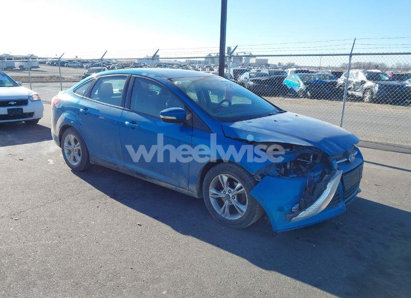 2014 Ford Focus SE (VIN 1FADP3F29EL286949) main photo