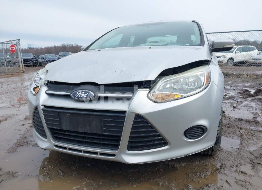 Photo 12 of 2014 Ford Focus SE (VIN 1FADP3F29EL288085)