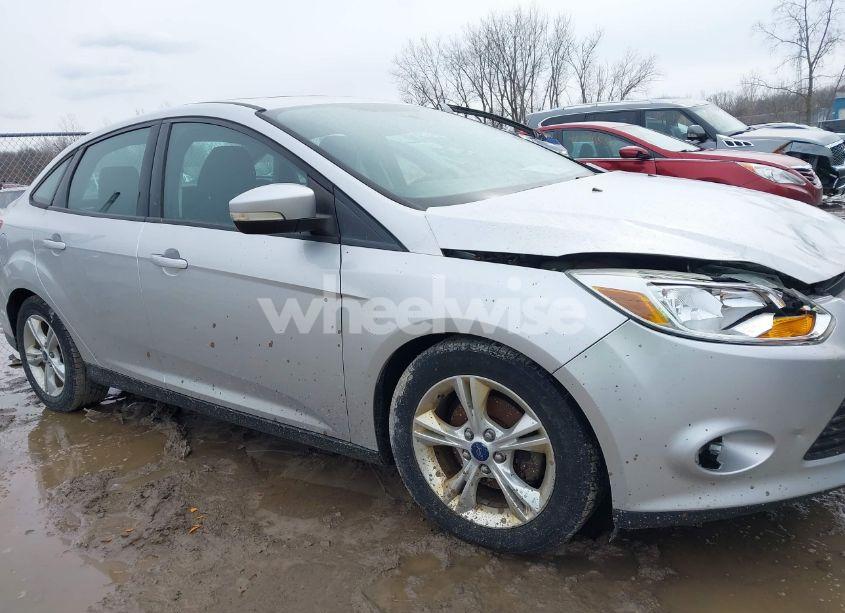 Photo 13 of 2014 Ford Focus SE (VIN 1FADP3F29EL288085)