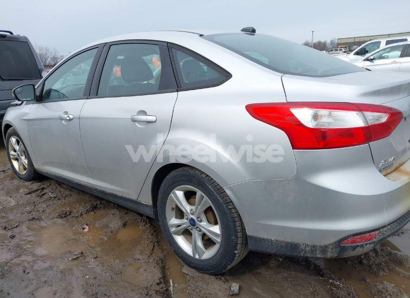 Photo 14 of 2014 Ford Focus SE (VIN 1FADP3F29EL288085)