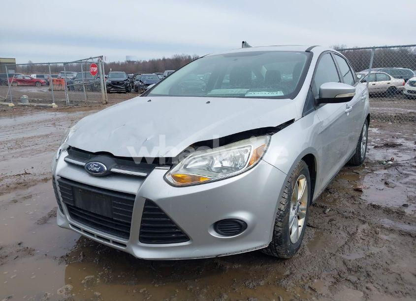 Photo 2 of 2014 Ford Focus SE (VIN 1FADP3F29EL288085)