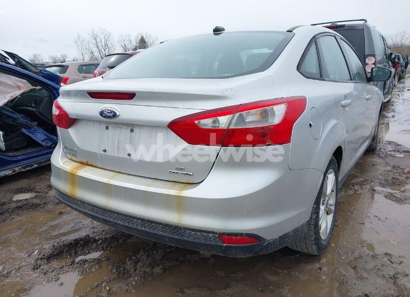 Photo 4 of 2014 Ford Focus SE (VIN 1FADP3F29EL288085)