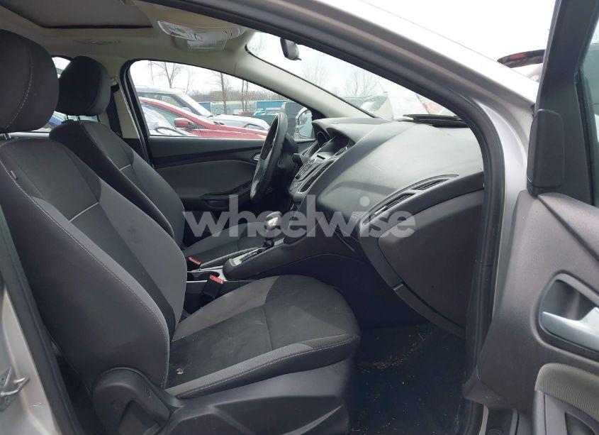 Photo 5 of 2014 Ford Focus SE (VIN 1FADP3F29EL288085)