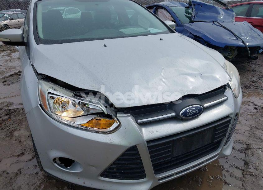 Photo 6 of 2014 Ford Focus SE (VIN 1FADP3F29EL288085)