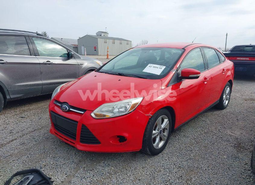 Photo 2 of 2014 Ford Focus SE (VIN 1FADP3F29EL322297)