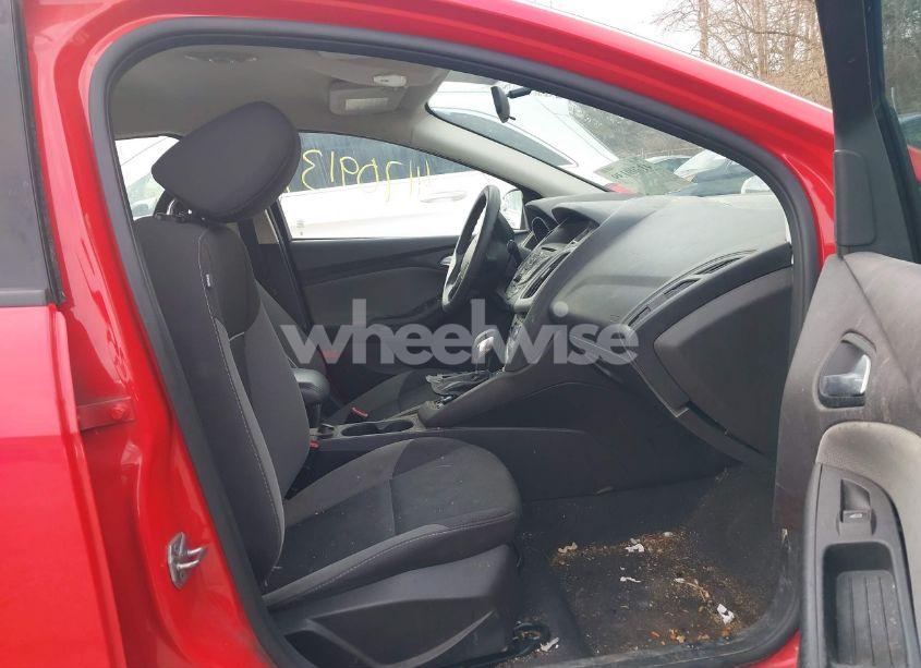 Photo 5 of 2014 Ford Focus SE (VIN 1FADP3F29EL322297)