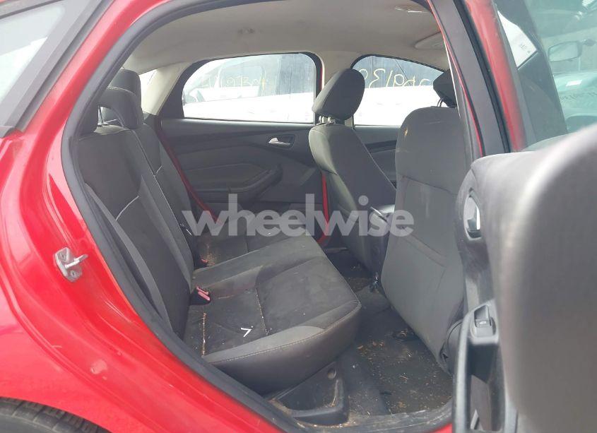 Photo 8 of 2014 Ford Focus SE (VIN 1FADP3F29EL322297)