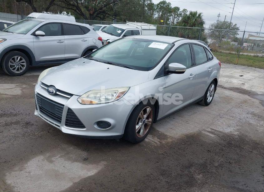 Photo 2 of 2014 Ford Focus SE (VIN 1FADP3F29EL326558)