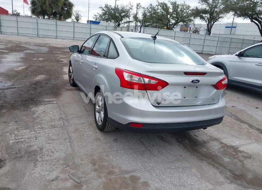 Photo 3 of 2014 Ford Focus SE (VIN 1FADP3F29EL326558)
