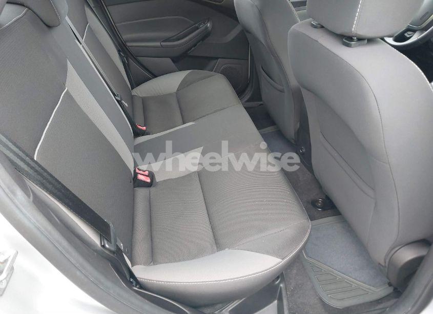 Photo 8 of 2014 Ford Focus SE (VIN 1FADP3F29EL326558)
