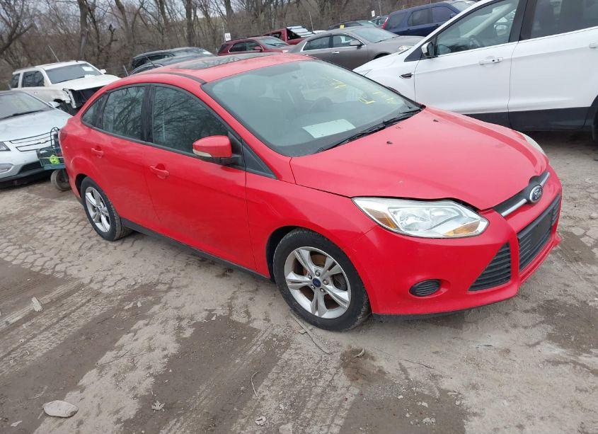 2014 Ford Focus SE (VIN 1FADP3F29EL335857) main photo
