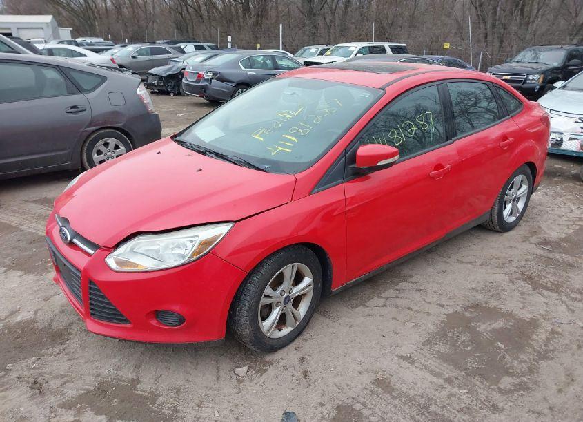 Photo 2 of 2014 Ford Focus SE (VIN 1FADP3F29EL335857)