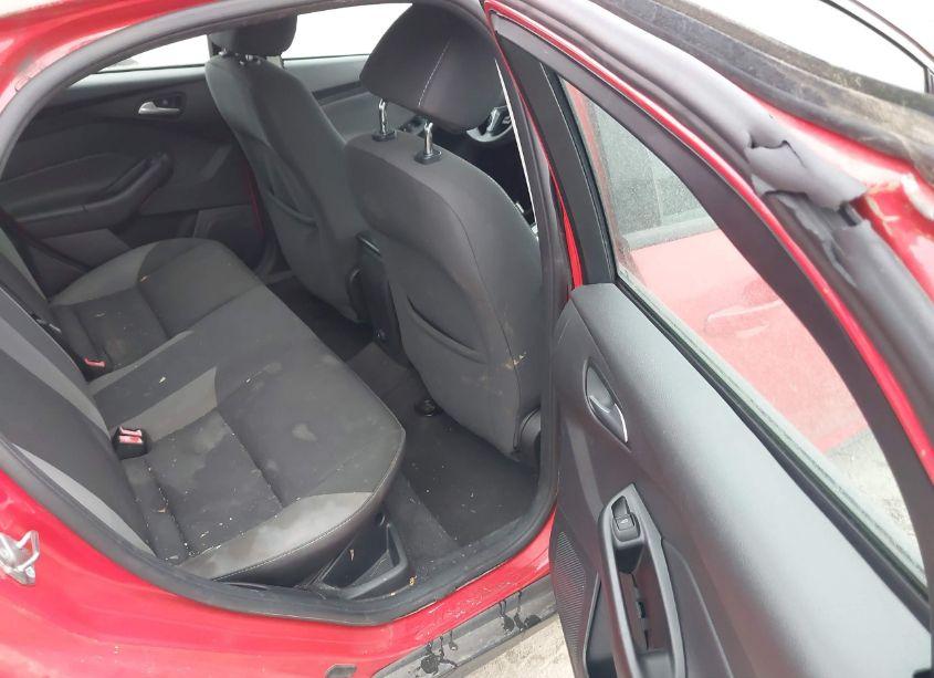 Photo 8 of 2014 Ford Focus SE (VIN 1FADP3F29EL335857)