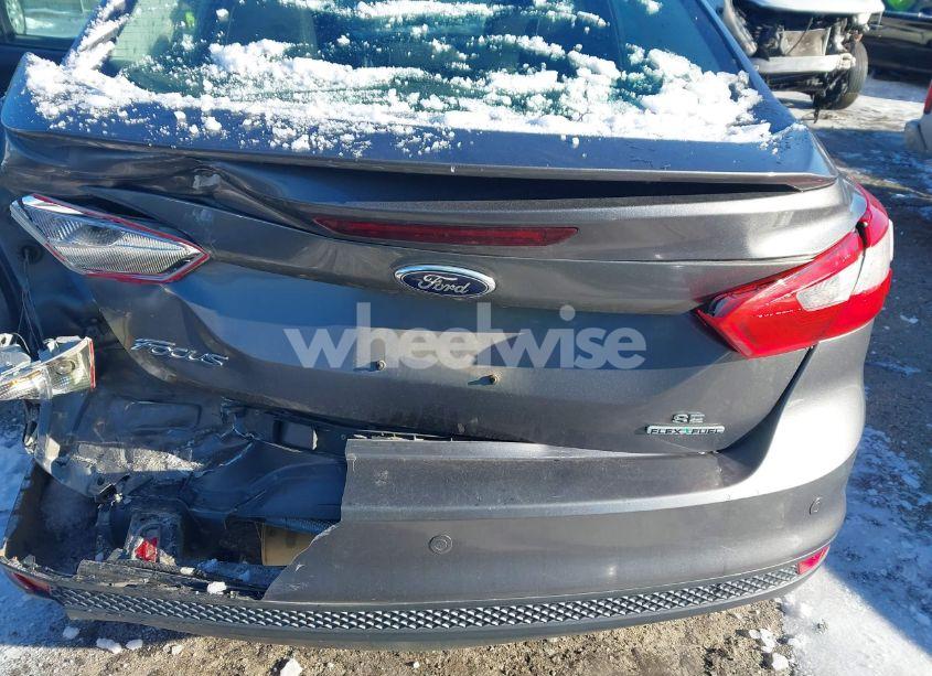 Photo 15 of 2014 Ford Focus SE (VIN 1FADP3F29EL338922)