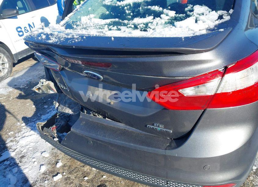 Photo 16 of 2014 Ford Focus SE (VIN 1FADP3F29EL338922)