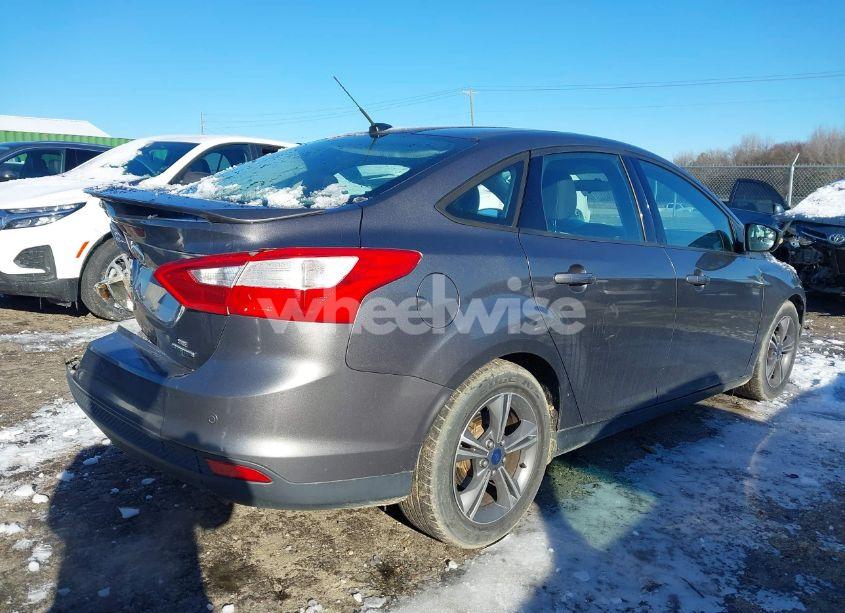 Photo 4 of 2014 Ford Focus SE (VIN 1FADP3F29EL338922)