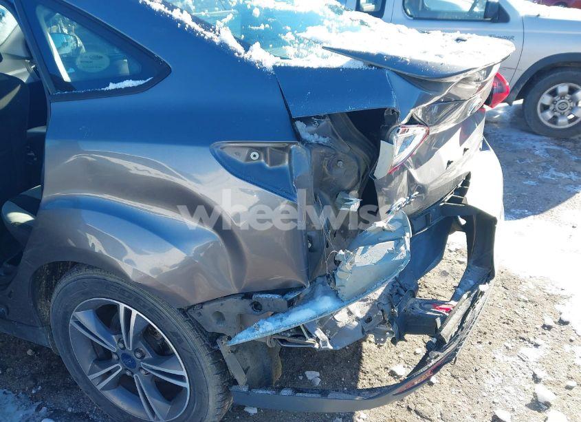 Photo 6 of 2014 Ford Focus SE (VIN 1FADP3F29EL338922)