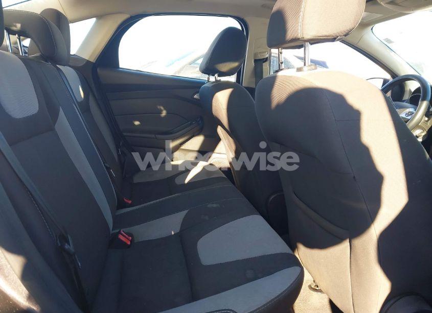 Photo 8 of 2014 Ford Focus SE (VIN 1FADP3F29EL338922)