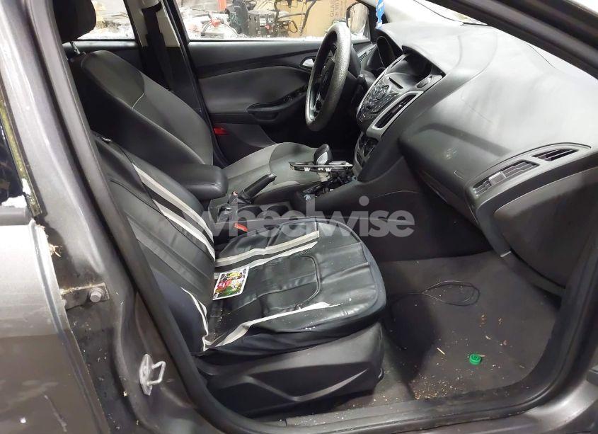 Photo 5 of 2014 Ford Focus SE (VIN 1FADP3F29EL339844)