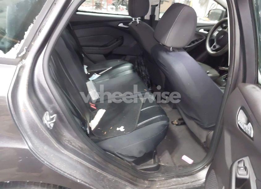 Photo 8 of 2014 Ford Focus SE (VIN 1FADP3F29EL339844)