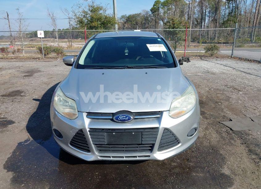 Photo 12 of 2014 Ford Focus SE (VIN 1FADP3F29EL360371)